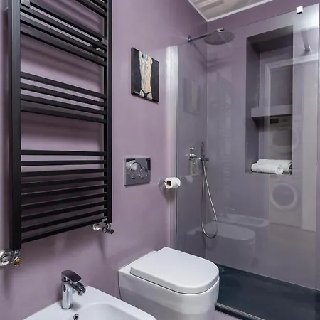 Stylish Industrial Flat דירה