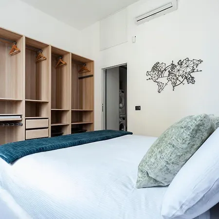 Stylish Industrial Flat מילאנו